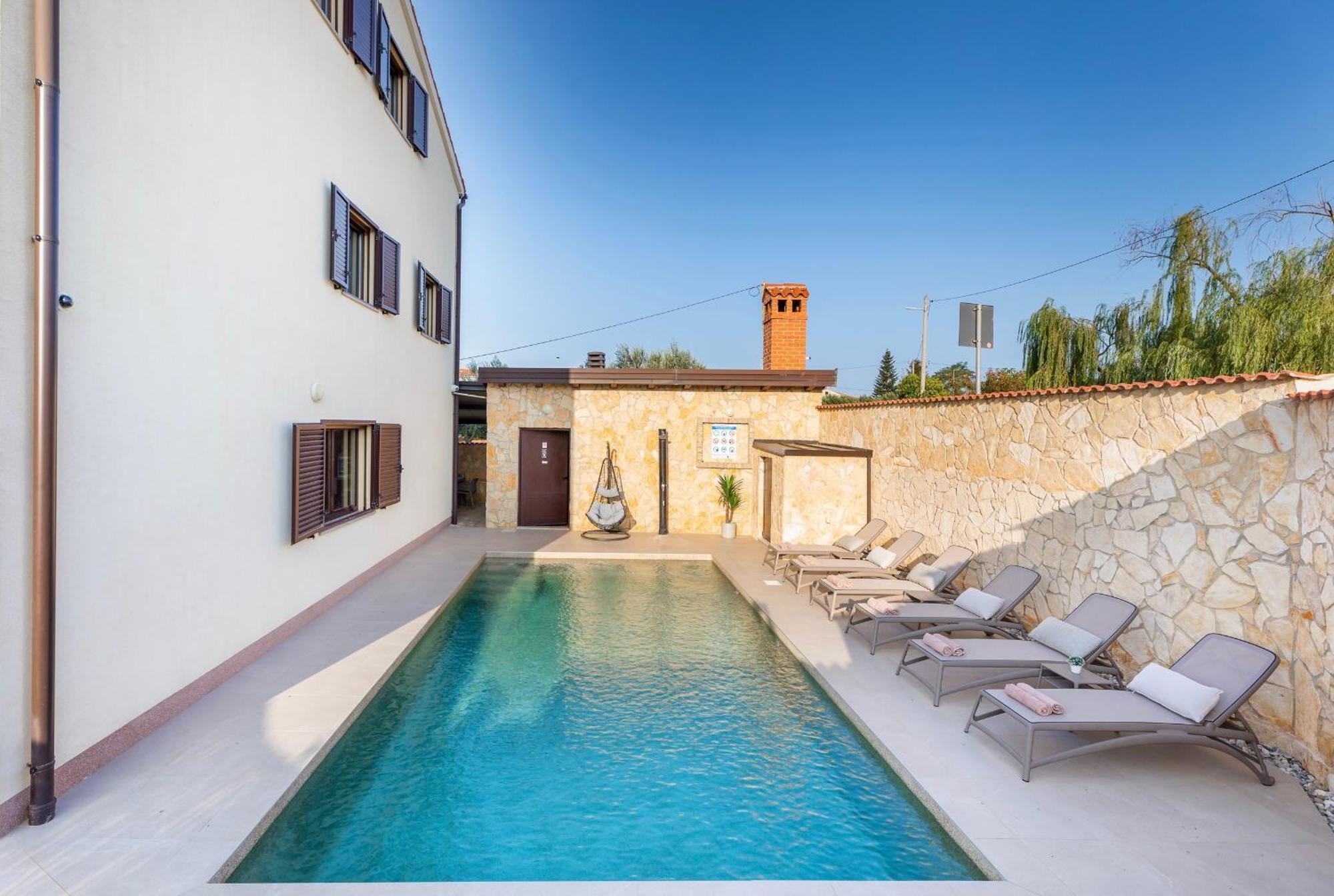 Villa Miromar App بولا المظهر الخارجي الصورة